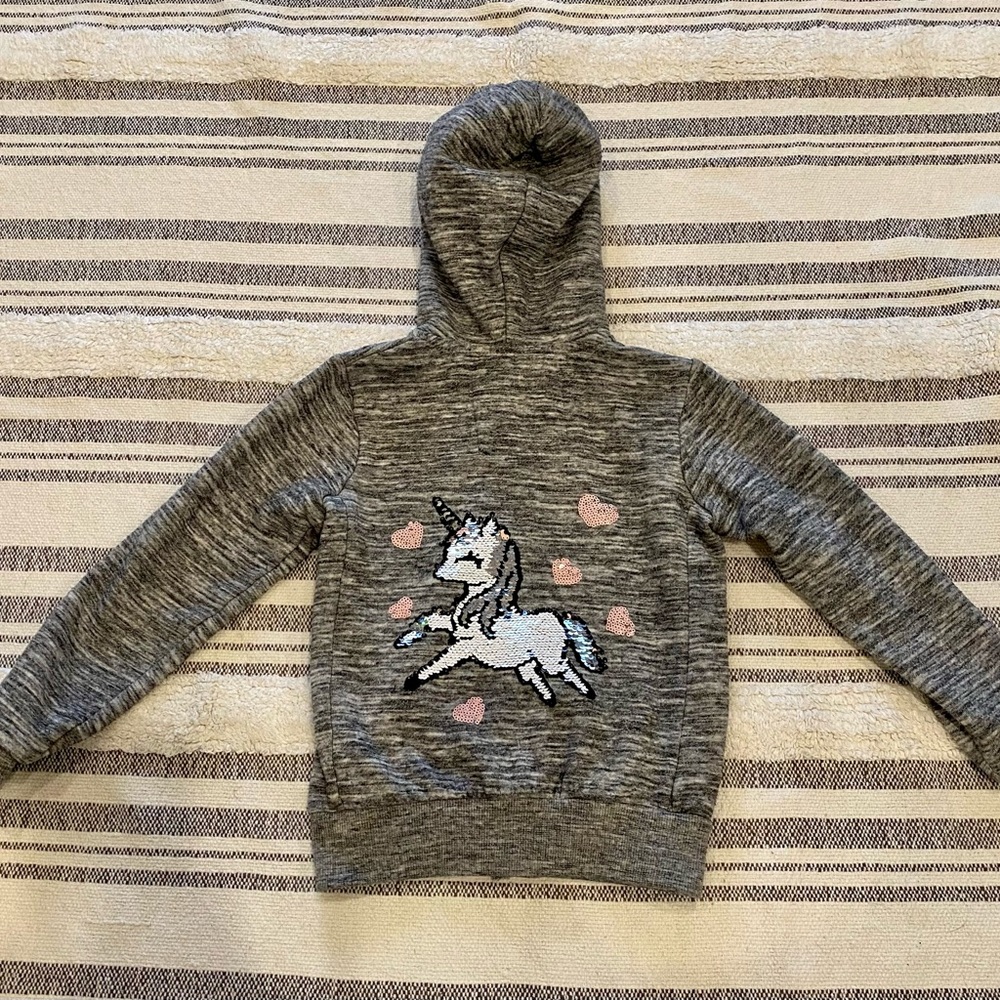 Girl’s size 5 unicorn zip up hoodie. Grey.